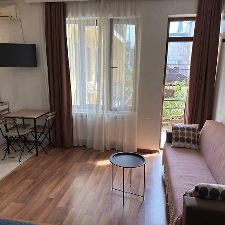 Tavdadebuli Apartment บาทูมิ ภายนอก รูปภาพ