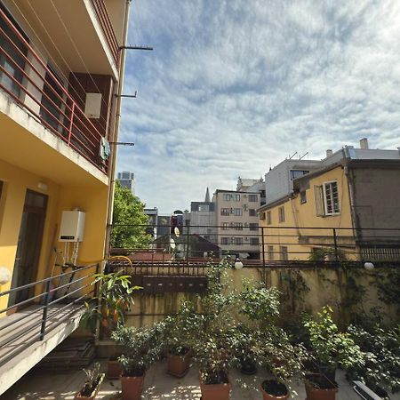 Tavdadebuli Apartment บาทูมิ ภายนอก รูปภาพ
