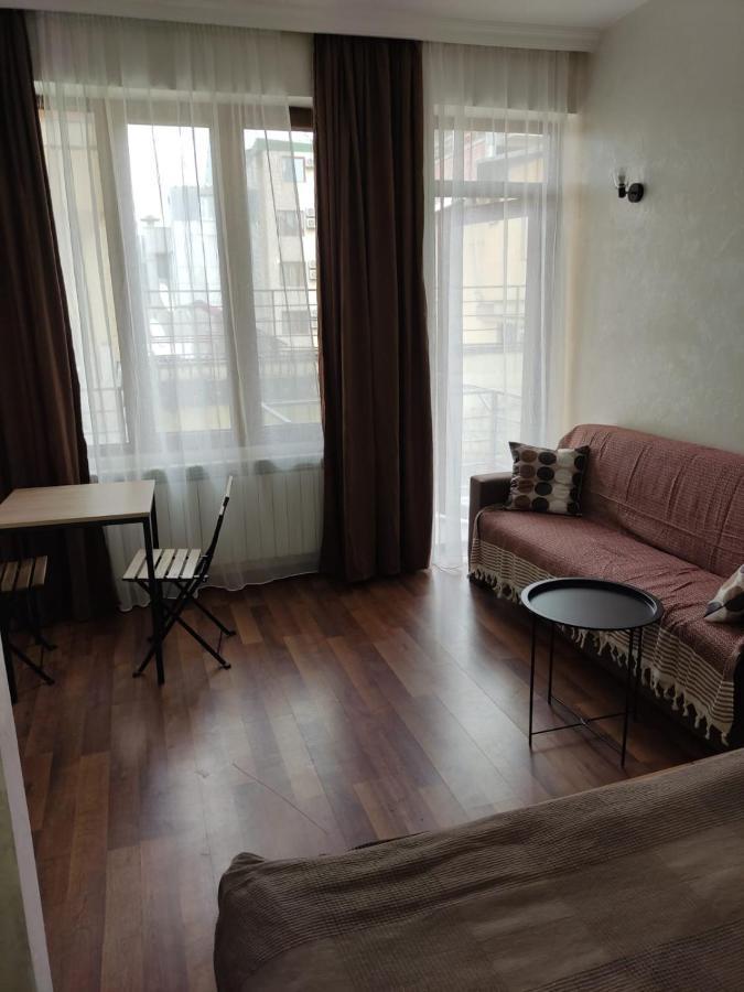 Tavdadebuli Apartment บาทูมิ ภายนอก รูปภาพ