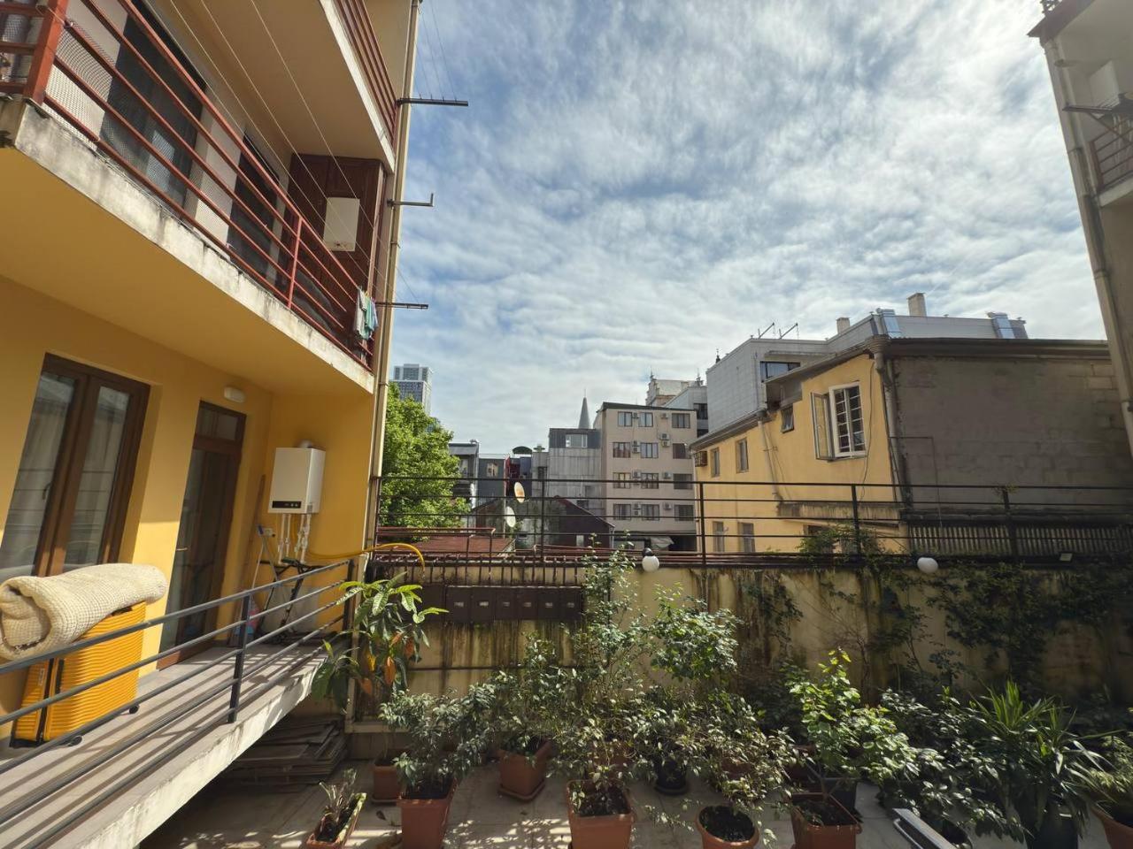 Tavdadebuli Apartment บาทูมิ ภายนอก รูปภาพ